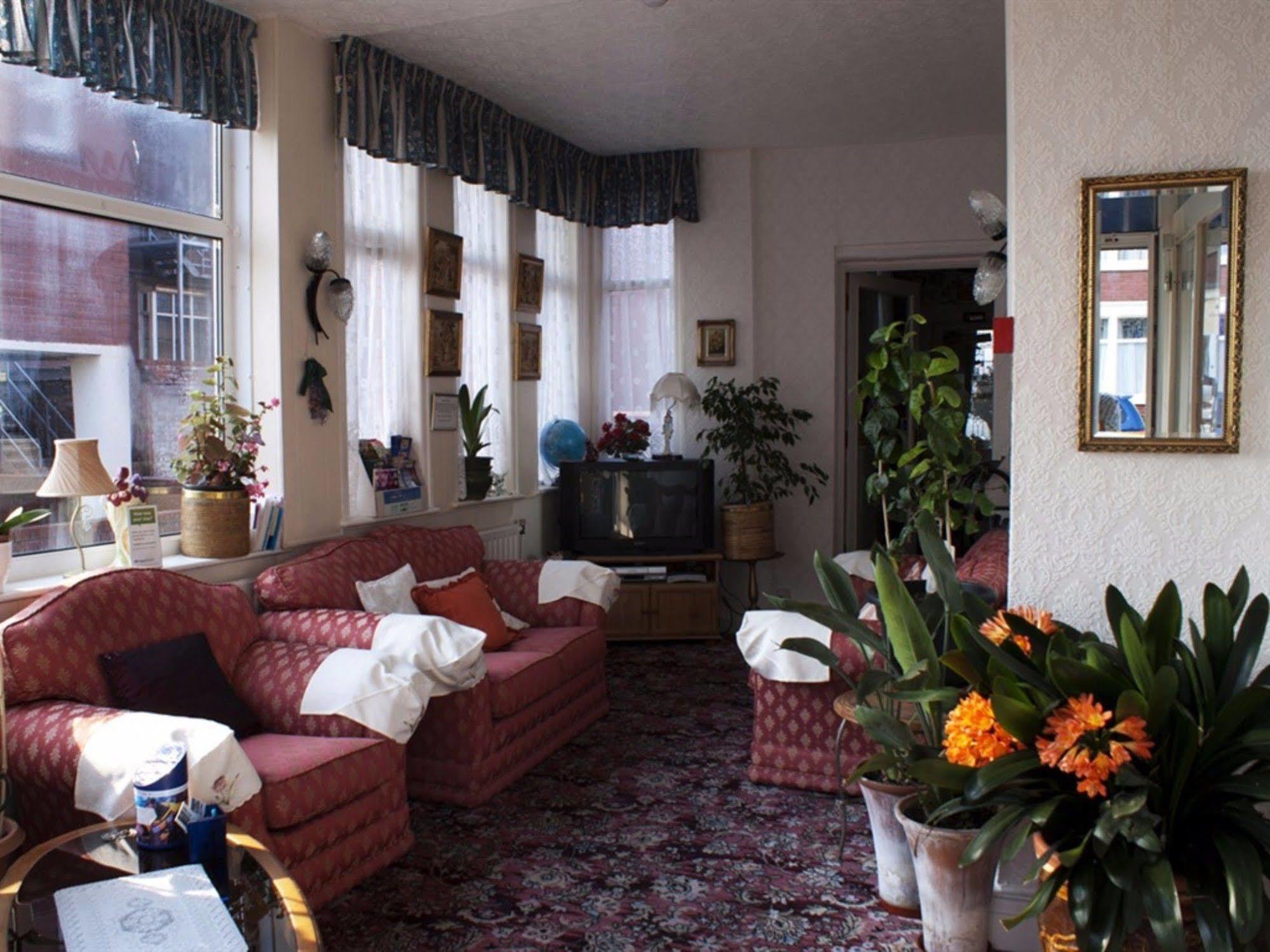 בלקפול The Highfield Private Hotel מראה חיצוני תמונה